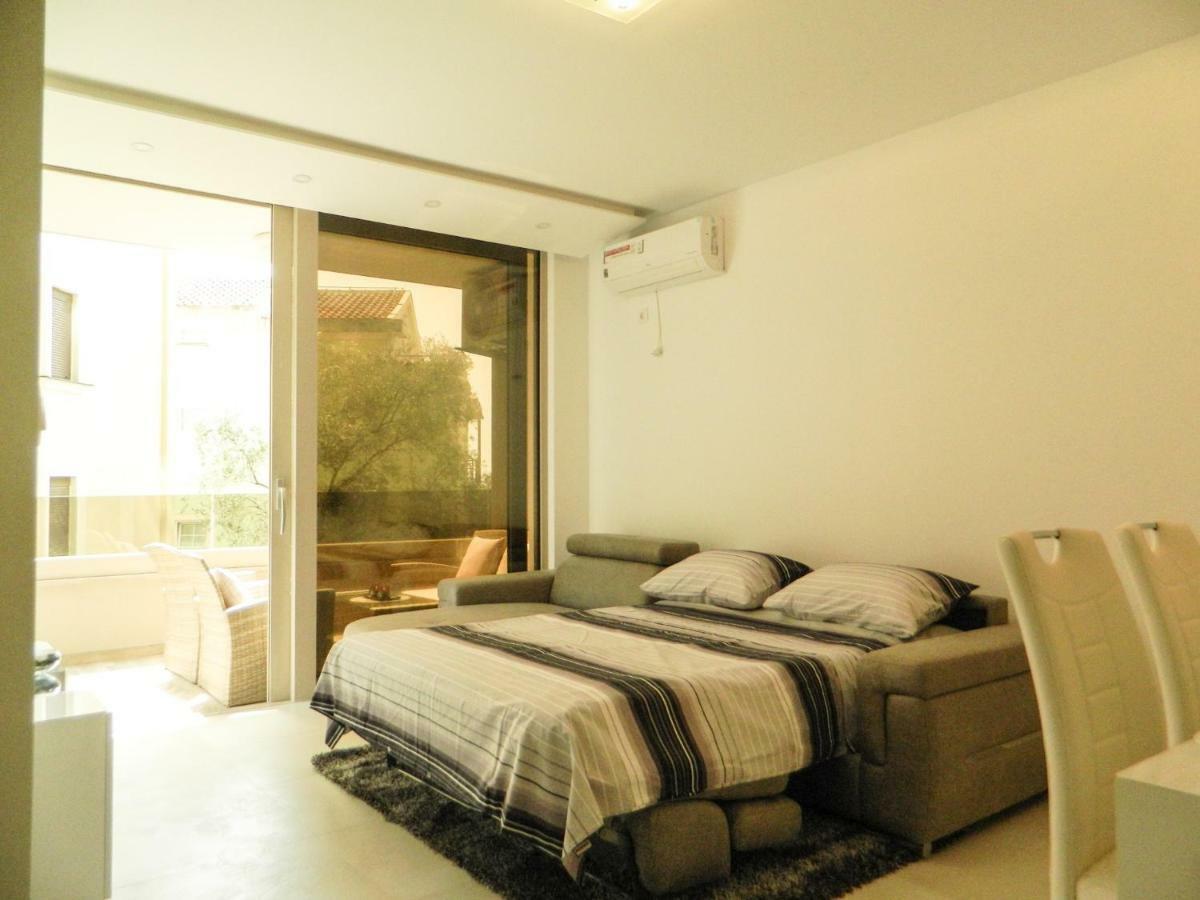 Lux Apartment Teodora Rafailovici Ngoại thất bức ảnh