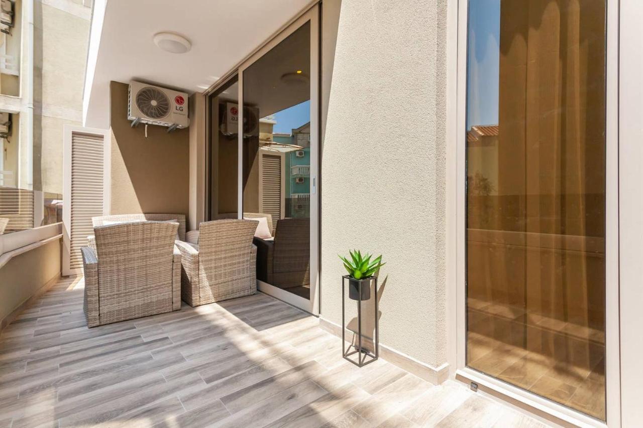 Lux Apartment Teodora Rafailovici Ngoại thất bức ảnh