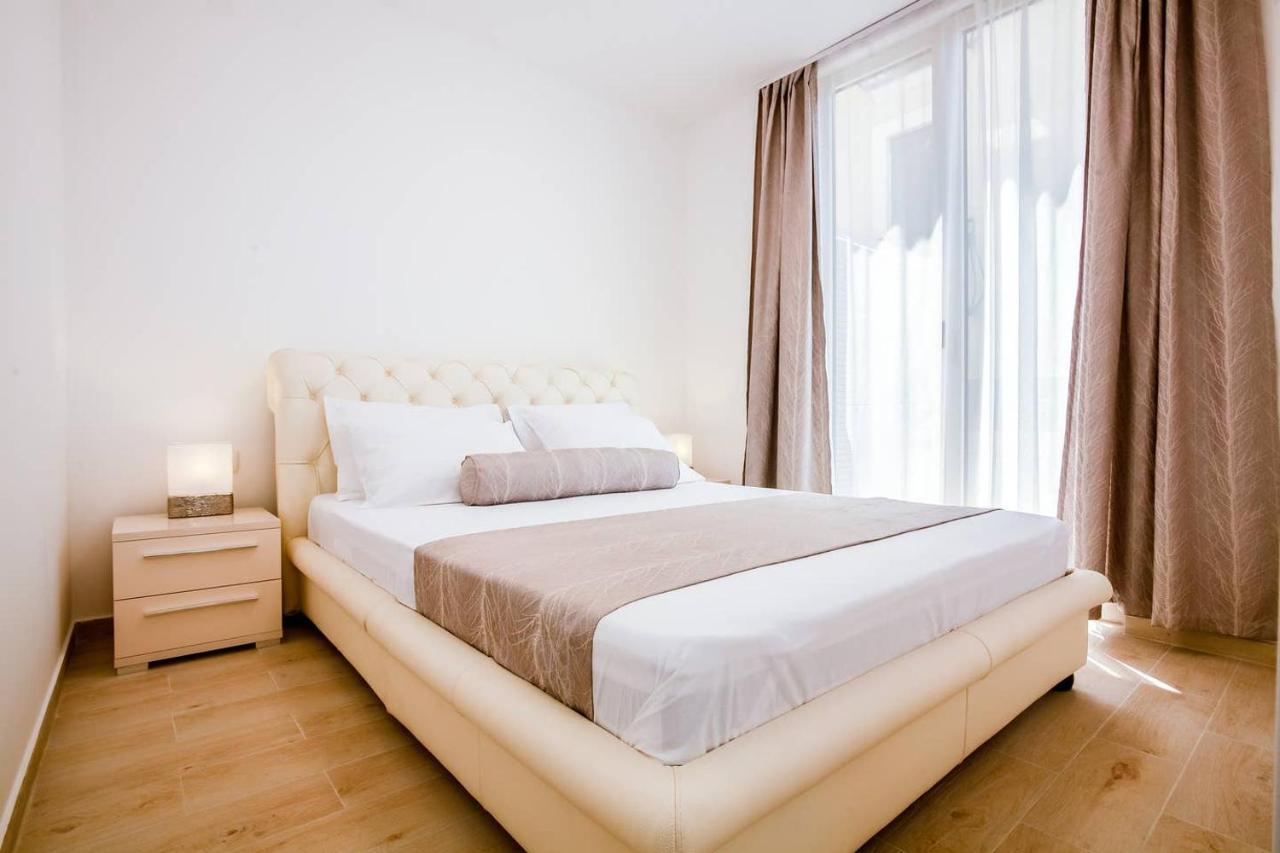Lux Apartment Teodora Rafailovici Ngoại thất bức ảnh